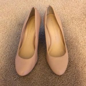 Gently worn: Banana Republic Beige leather wedge